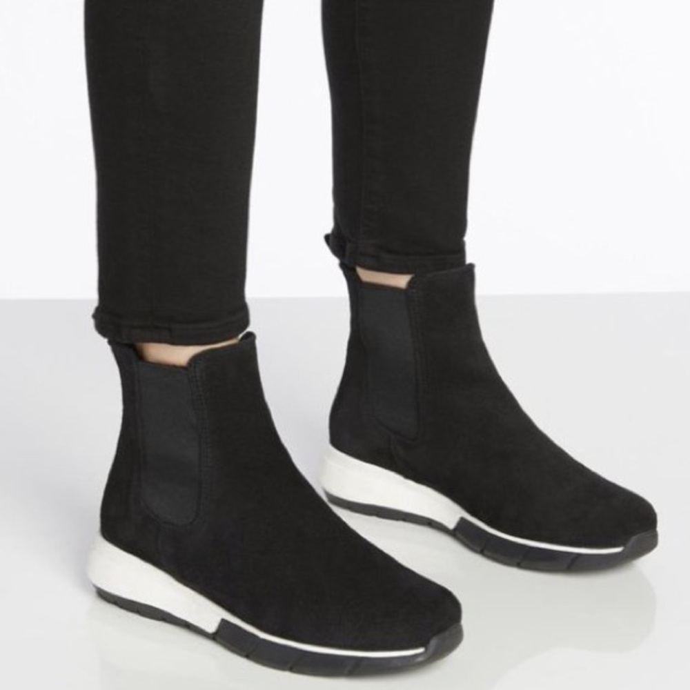 La Canadienne / Newport Black Suede Waterproof Chelsea ankle boot Bootie 7.5